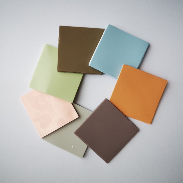 PCB ボード用セル用自己接着性シリコーン熱伝導パッド